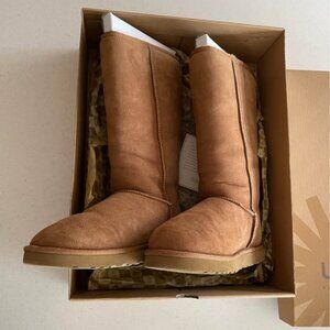 UGG Women's Classic Tall II boots in Chestnut Size 10